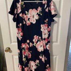 Jessica Howard Plus Size Navy Flowered Dress 18W